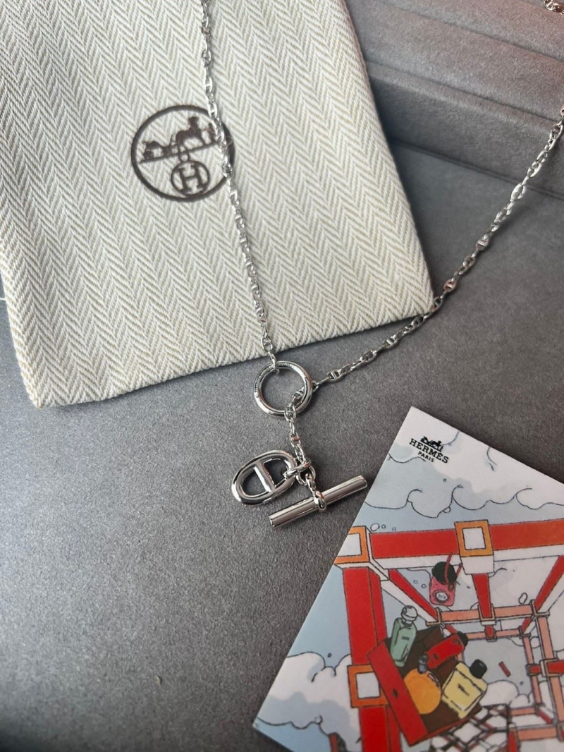 H**me5 necklaces